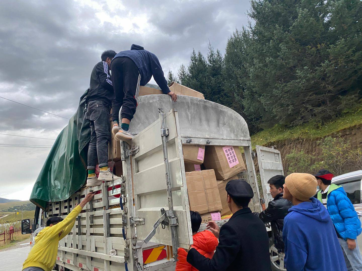 长沙睿博新媒体营销策划有限公司公益回顾丨家国同欢月同圆 温暖满载甘孜州(图5) 长沙睿博新媒体营销策划有限公司公益回顾丨家国同欢月同圆 温暖满载甘孜州(图5)